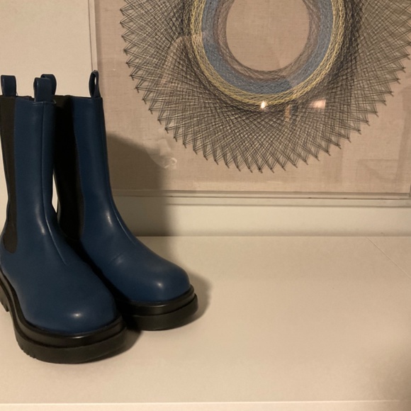 Raid. Fabulous faux leather blue Chelsea boots - Picture 8 of 9